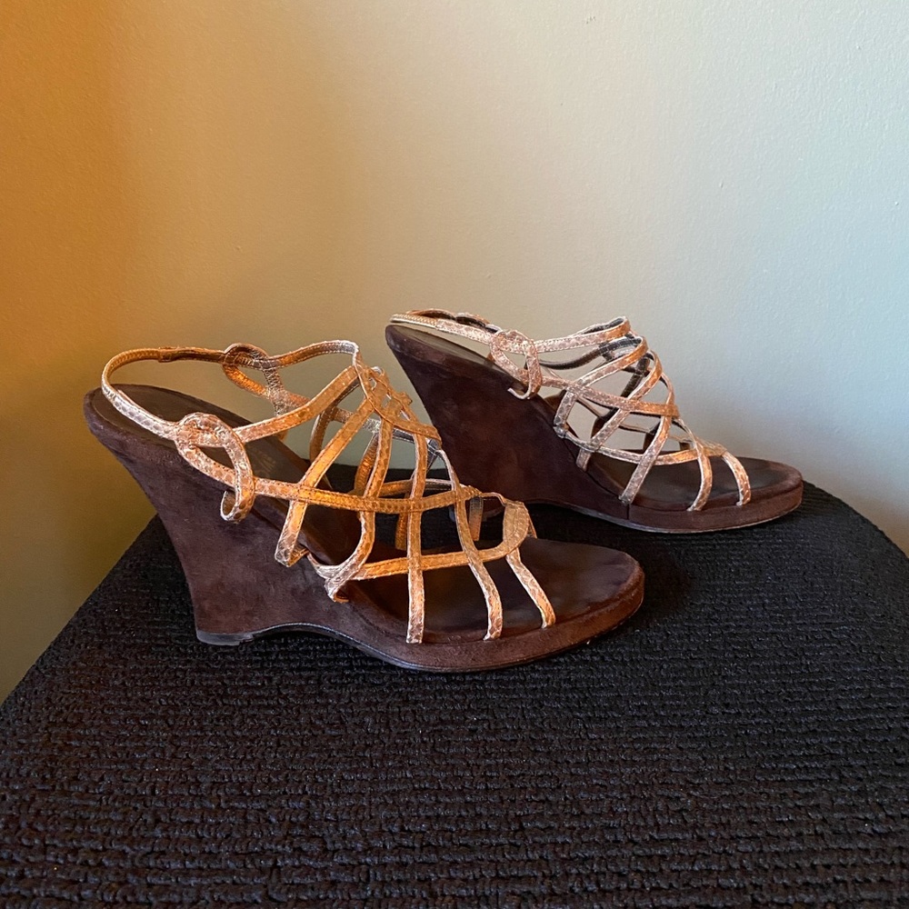 SALVATORE FERRAGAMO strappy wedges. Size 8.5.